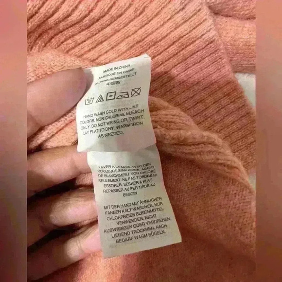 J. Crew Supersoft Yarn V-neck Sweater in Heather Blossom Size XS Style H3911 - Picture 4 of 8